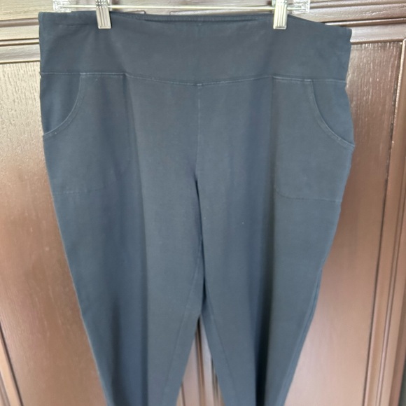 SOMA pull on stretch pants - Picture 2 of 3